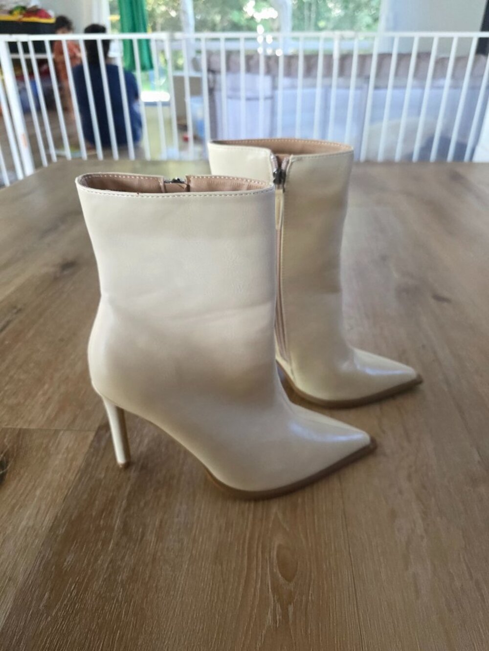 Journee Collection Women's Limma Stiletto Bootie In ivory 38